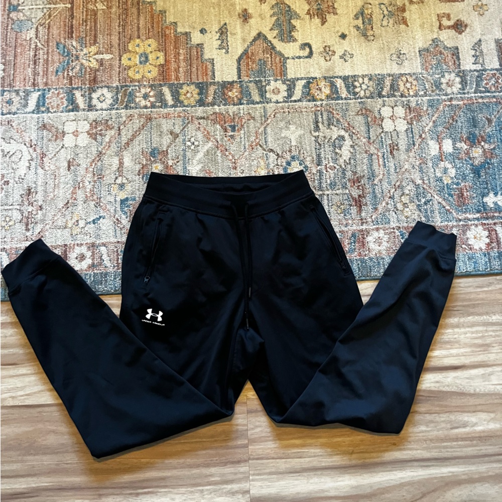Men’s Black Under Armour Athletic Joggers Size Medium